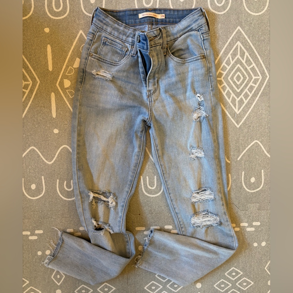 Levi Ripped High Rise Skinny Jeans